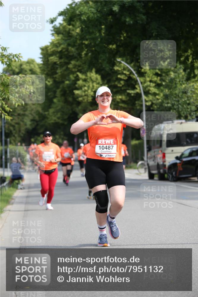 15.06.2025 - REWE Women's Run Jannik Wohlers http://msf.ph/oto/7951132 15.06.2025 09:50:22 Laufen 10587, 10487 meine-sportfotos.de