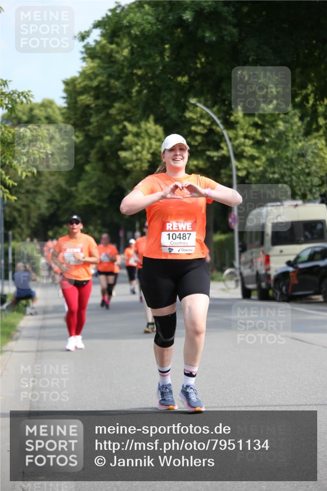 15.06.2025 - REWE Women's Run Jannik Wohlers http://msf.ph/oto/7951134 15.06.2025 09:50:22 Laufen 10487 meine-sportfotos.de