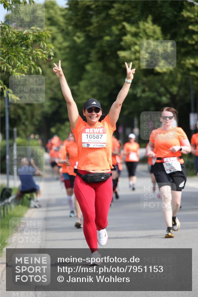 15.06.2025 - REWE Women's Run Jannik Wohlers http://msf.ph/oto/7951153 15.06.2025 09:50:24 Laufen 10587, 1049 meine-sportfotos.de