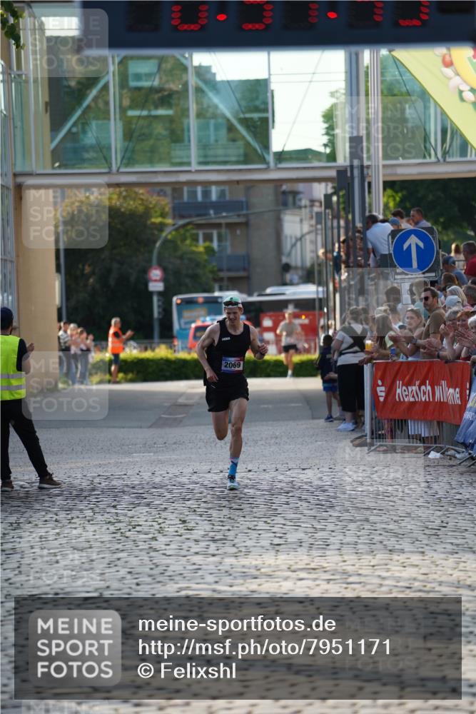 13.06.2025 - Holstenköstenlauf Felixshl http://msf.ph/oto/7951171 13.06.2025 19:37:48 Laufen 2049, 2069 meine-sportfotos.de