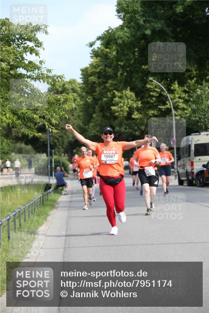 15.06.2025 - REWE Women's Run Jannik Wohlers http://msf.ph/oto/7951174 15.06.2025 09:50:25 Laufen 10587 meine-sportfotos.de