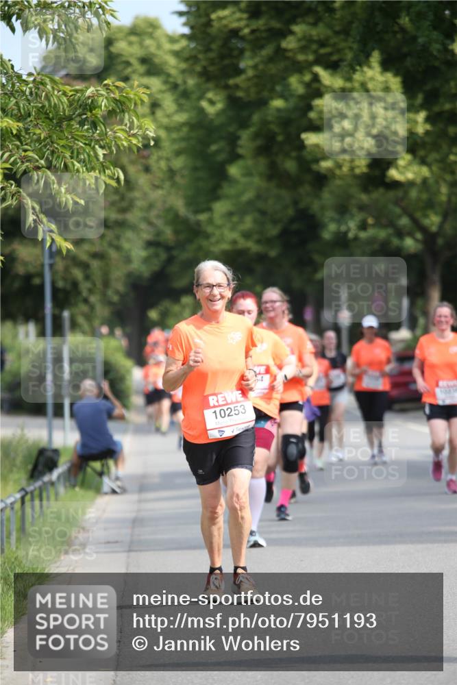 15.06.2025 - REWE Women's Run Jannik Wohlers http://msf.ph/oto/7951193 15.06.2025 09:50:27 Laufen 10253 meine-sportfotos.de