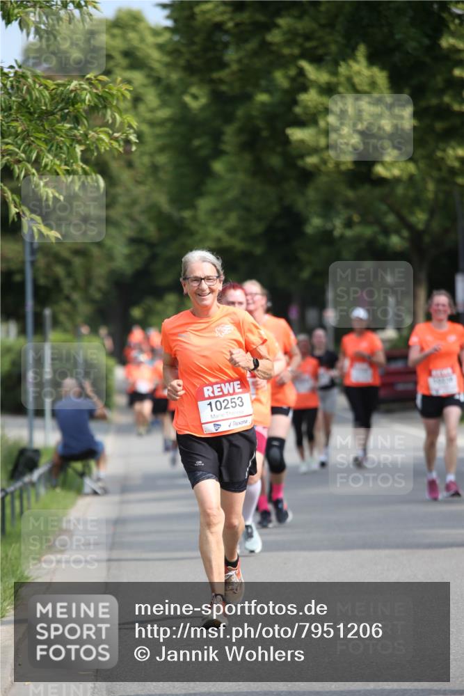 15.06.2025 - REWE Women's Run Jannik Wohlers http://msf.ph/oto/7951206 15.06.2025 09:50:28 Laufen 10253 meine-sportfotos.de