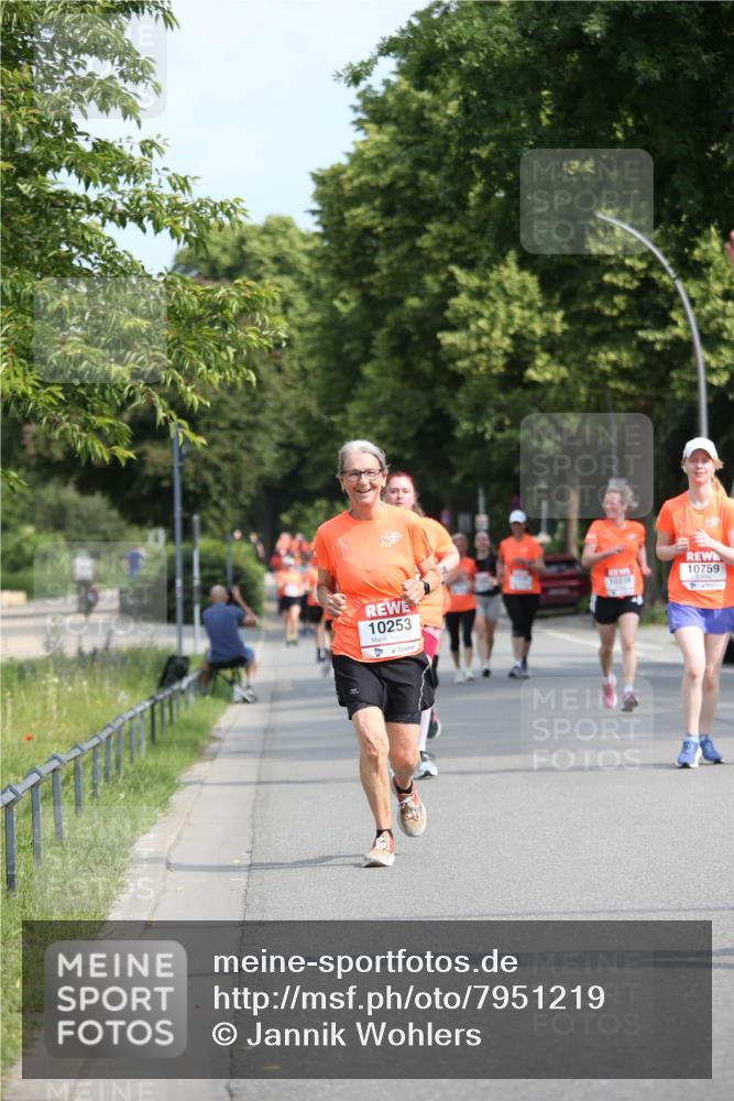 15.06.2025 - REWE Women's Run Jannik Wohlers http://msf.ph/oto/7951219 15.06.2025 09:50:28 Laufen 10253, 10759, 10238 meine-sportfotos.de