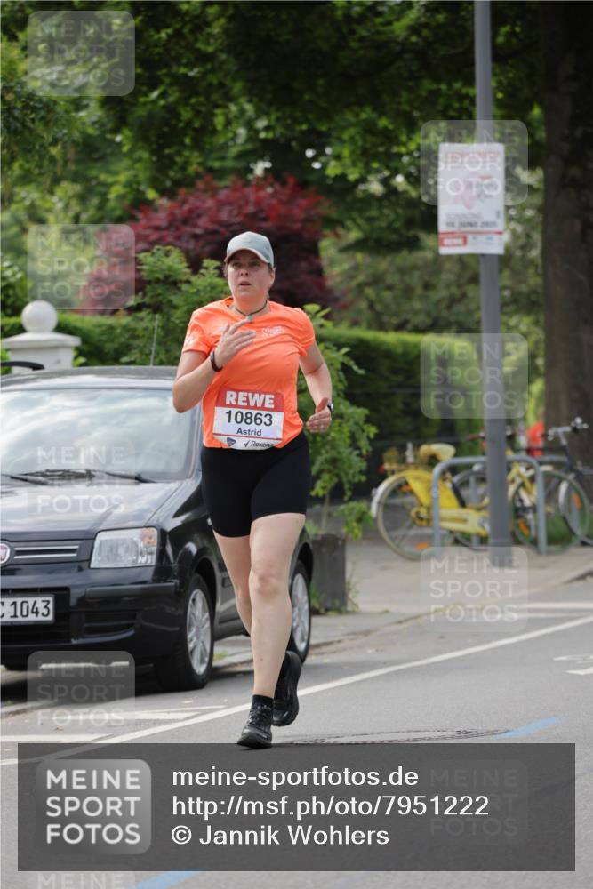 15.06.2025 - REWE Women's Run Jannik Wohlers http://msf.ph/oto/7951222 15.06.2025 08:33:08 Laufen 1043, 10863, 2005 meine-sportfotos.de