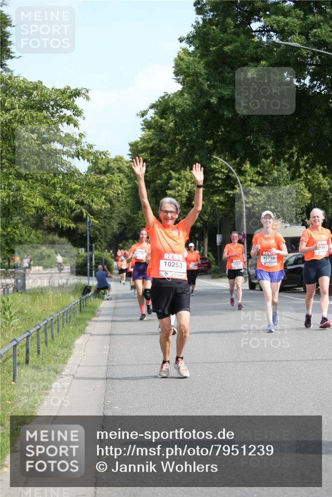 15.06.2025 - REWE Women's Run Jannik Wohlers http://msf.ph/oto/7951239 15.06.2025 09:50:30 Laufen 10791, 10253, 10238, 10759, 463 meine-sportfotos.de