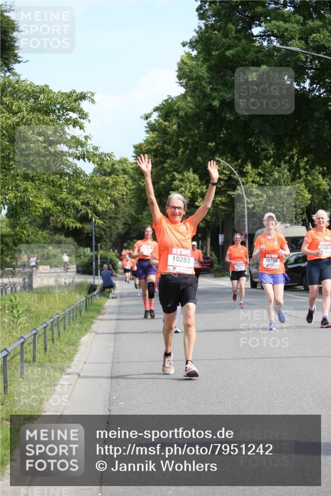 15.06.2025 - REWE Women's Run Jannik Wohlers http://msf.ph/oto/7951242 15.06.2025 09:50:30 Laufen 10791, 10253, 10463, 10759, 10238 meine-sportfotos.de