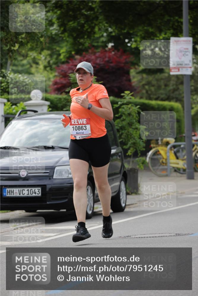 15.06.2025 - REWE Women's Run Jannik Wohlers http://msf.ph/oto/7951245 15.06.2025 08:33:09 Laufen 1043, 10863 meine-sportfotos.de