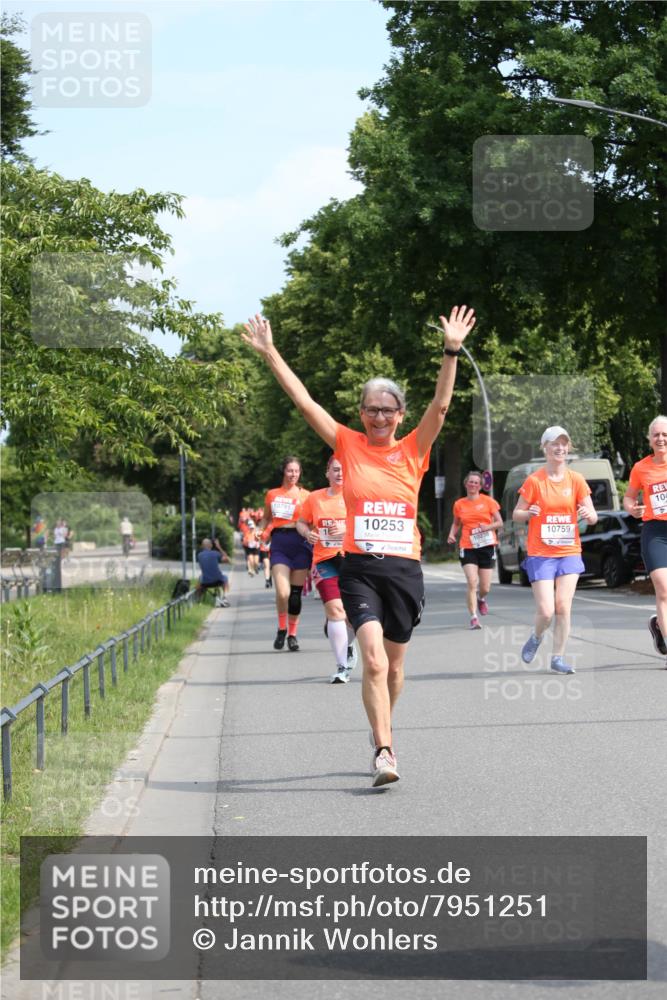 15.06.2025 - REWE Women's Run Jannik Wohlers http://msf.ph/oto/7951251 15.06.2025 09:50:30 Laufen 10791, 1, 10253, 104, 10238, 10759 meine-sportfotos.de