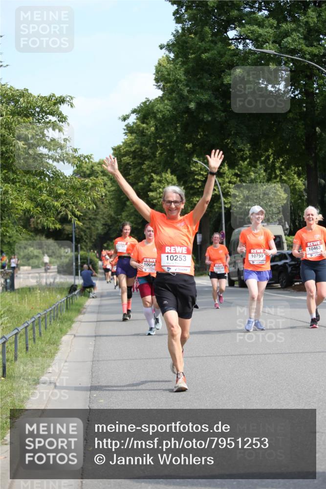 15.06.2025 - REWE Women's Run Jannik Wohlers http://msf.ph/oto/7951253 15.06.2025 09:50:30 Laufen 10791, 10064, 10253, 10463, 10759, 10238 meine-sportfotos.de