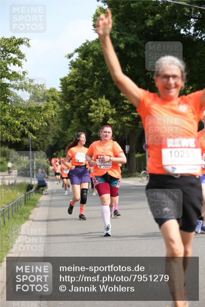 15.06.2025 - REWE Women's Run Jannik Wohlers http://msf.ph/oto/7951279 15.06.2025 09:50:32 Laufen 10791, 1066, 10253 meine-sportfotos.de