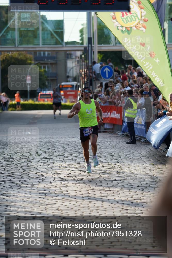 13.06.2025 - Holstenköstenlauf Felixshl http://msf.ph/oto/7951328 13.06.2025 19:37:55 Laufen 2049, 2069 meine-sportfotos.de