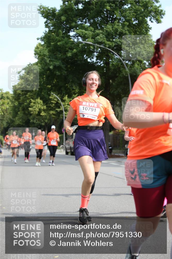 15.06.2025 - REWE Women's Run Jannik Wohlers http://msf.ph/oto/7951330 15.06.2025 09:50:35 Laufen 10791 meine-sportfotos.de