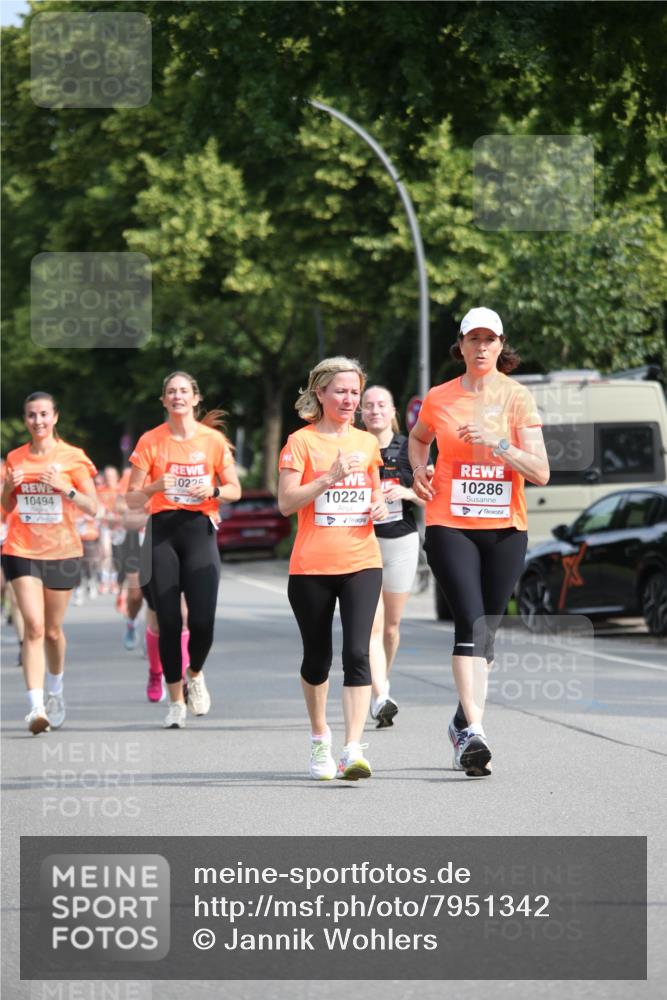 15.06.2025 - REWE Women's Run Jannik Wohlers http://msf.ph/oto/7951342 15.06.2025 09:50:38 Laufen 10494, 0226, 10224, 10286 meine-sportfotos.de