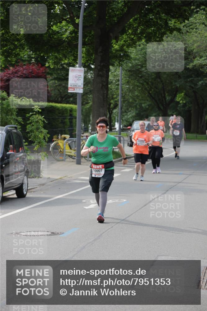 15.06.2025 - REWE Women's Run Jannik Wohlers http://msf.ph/oto/7951353 15.06.2025 08:33:32 Laufen 10007 meine-sportfotos.de