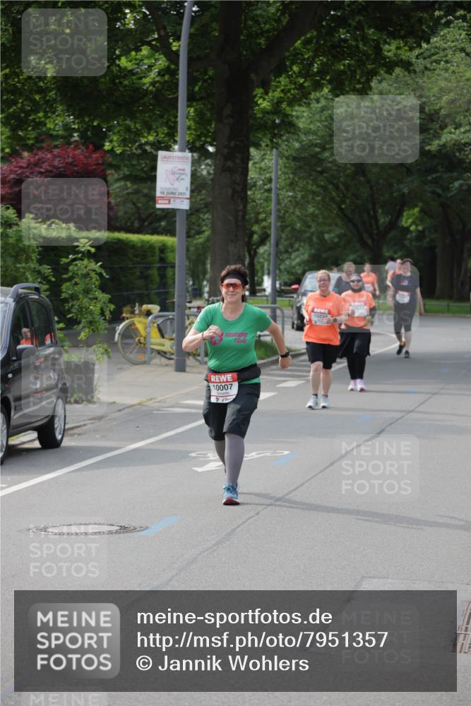 15.06.2025 - REWE Women's Run Jannik Wohlers http://msf.ph/oto/7951357 15.06.2025 08:33:32 Laufen 10007 meine-sportfotos.de