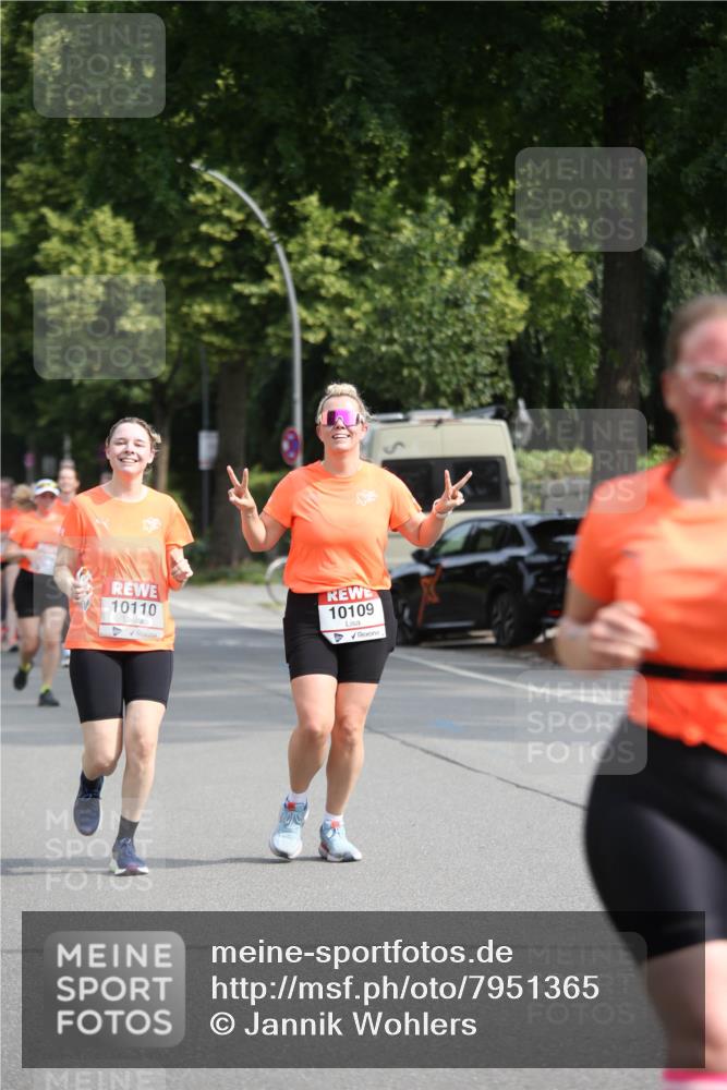 15.06.2025 - REWE Women's Run Jannik Wohlers http://msf.ph/oto/7951365 15.06.2025 09:50:46 Laufen 10110, 10109 meine-sportfotos.de