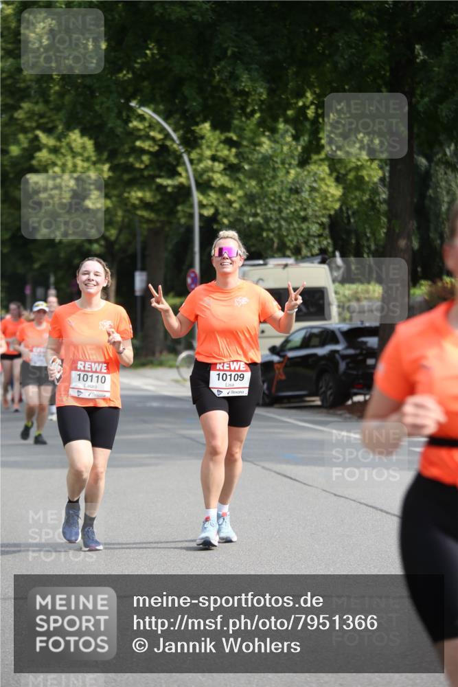 15.06.2025 - REWE Women's Run Jannik Wohlers http://msf.ph/oto/7951366 15.06.2025 09:50:46 Laufen 10110, 10109 meine-sportfotos.de