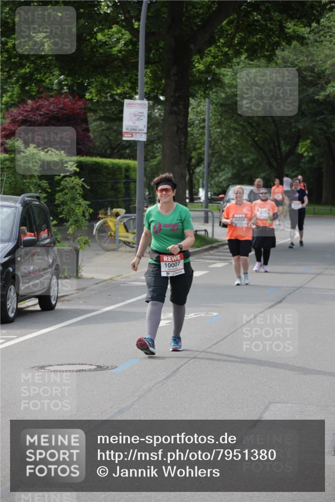 15.06.2025 - REWE Women's Run Jannik Wohlers http://msf.ph/oto/7951380 15.06.2025 08:33:32 Laufen 10007 meine-sportfotos.de