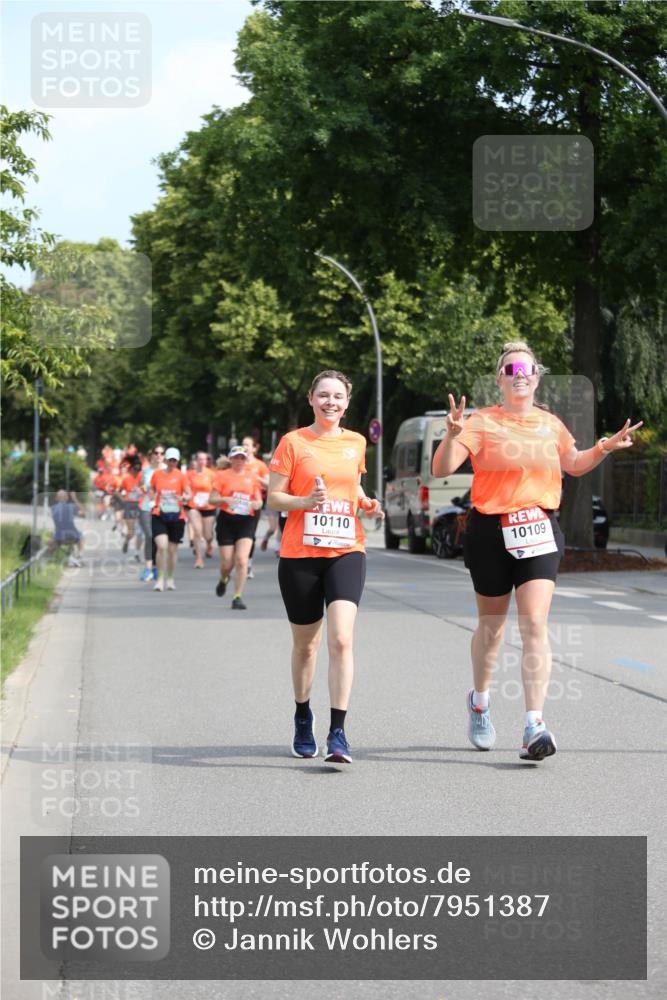 15.06.2025 - REWE Women's Run Jannik Wohlers http://msf.ph/oto/7951387 15.06.2025 09:50:47 Laufen 10110, 10109 meine-sportfotos.de