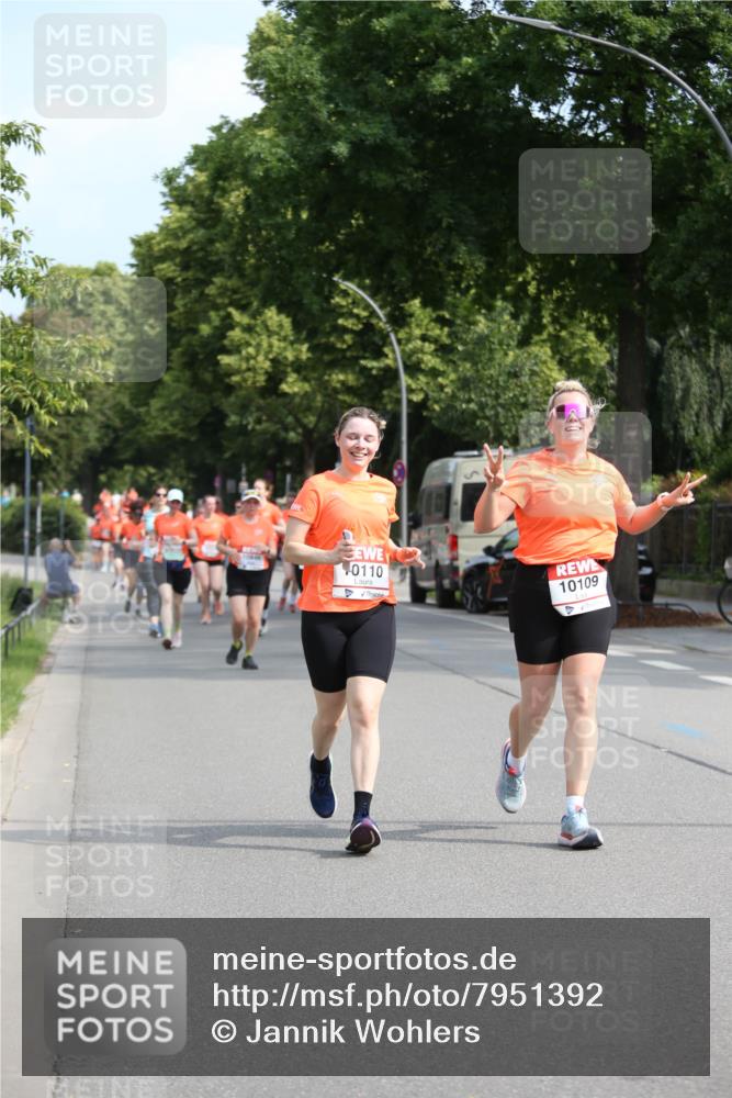 15.06.2025 - REWE Women's Run Jannik Wohlers http://msf.ph/oto/7951392 15.06.2025 09:50:47 Laufen 0110, 10109 meine-sportfotos.de