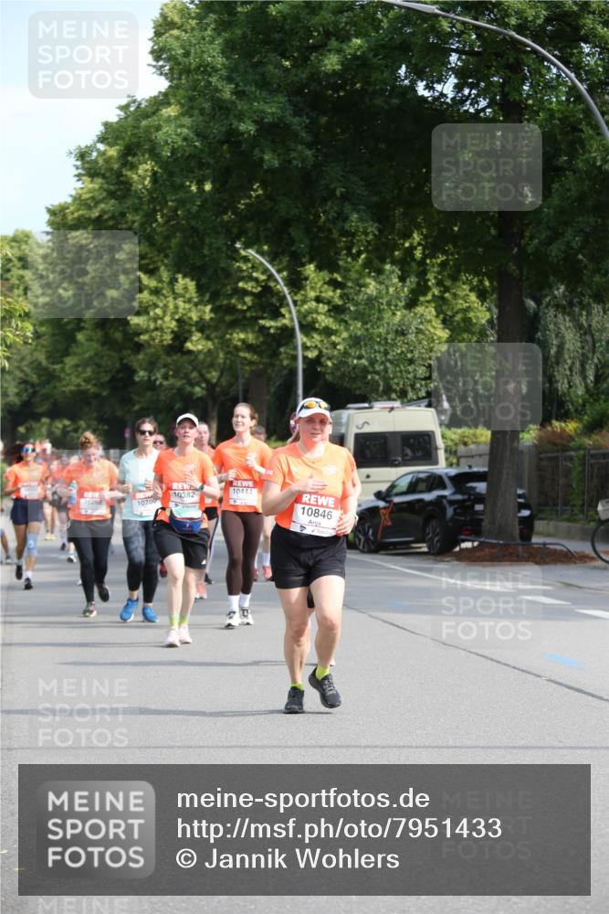 15.06.2025 - REWE Women's Run Jannik Wohlers http://msf.ph/oto/7951433 15.06.2025 09:50:52 Laufen 10288, 10444, 10382, 10709, 10846 meine-sportfotos.de