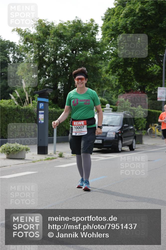 15.06.2025 - REWE Women's Run Jannik Wohlers http://msf.ph/oto/7951437 15.06.2025 08:33:36 Laufen 10007, 1043 meine-sportfotos.de