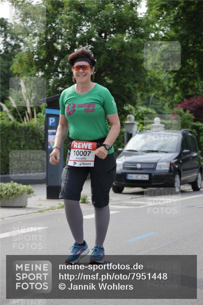 15.06.2025 - REWE Women's Run Jannik Wohlers http://msf.ph/oto/7951448 15.06.2025 08:33:36 Laufen 10007, 1043 meine-sportfotos.de