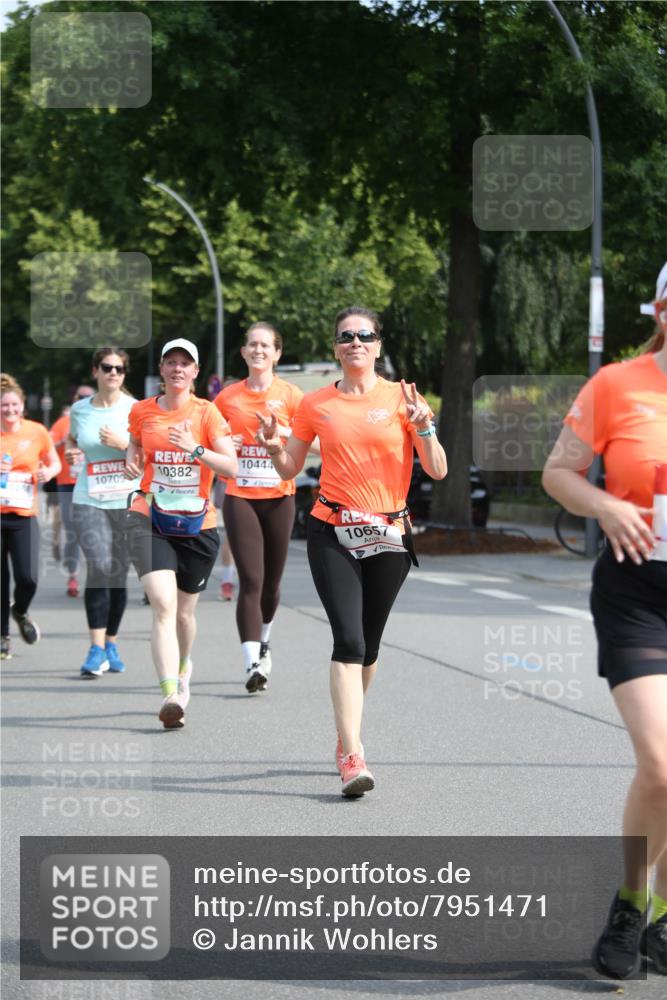 15.06.2025 - REWE Women's Run Jannik Wohlers http://msf.ph/oto/7951471 15.06.2025 09:50:54 Laufen 10382, 10444, 10709, 10657 meine-sportfotos.de