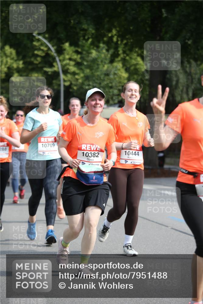 15.06.2025 - REWE Women's Run Jannik Wohlers http://msf.ph/oto/7951488 15.06.2025 09:50:55 Laufen 288, 10709, 10382, 10444 meine-sportfotos.de
