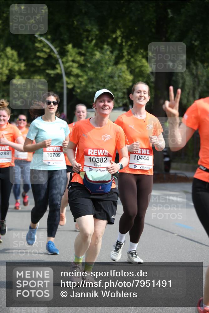 15.06.2025 - REWE Women's Run Jannik Wohlers http://msf.ph/oto/7951491 15.06.2025 09:50:55 Laufen 10444, 10382, 288, 10709 meine-sportfotos.de