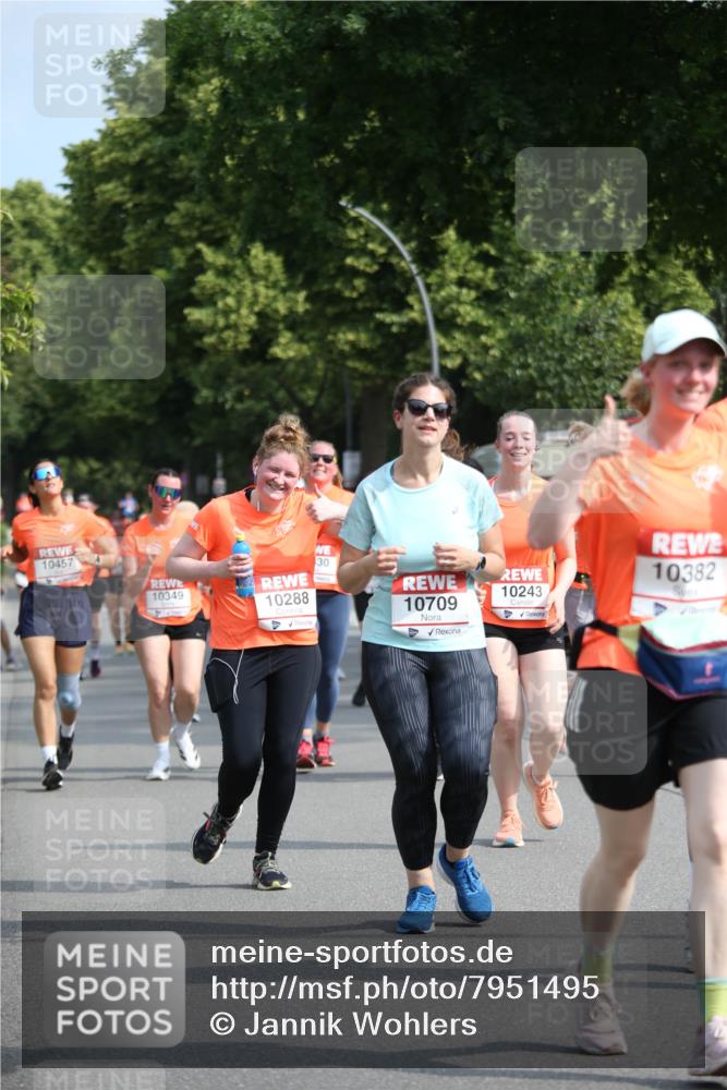 15.06.2025 - REWE Women's Run Jannik Wohlers http://msf.ph/oto/7951495 15.06.2025 09:50:56 Laufen 10457, 30, 10349, 10288, 10709, 10243, 10382 meine-sportfotos.de