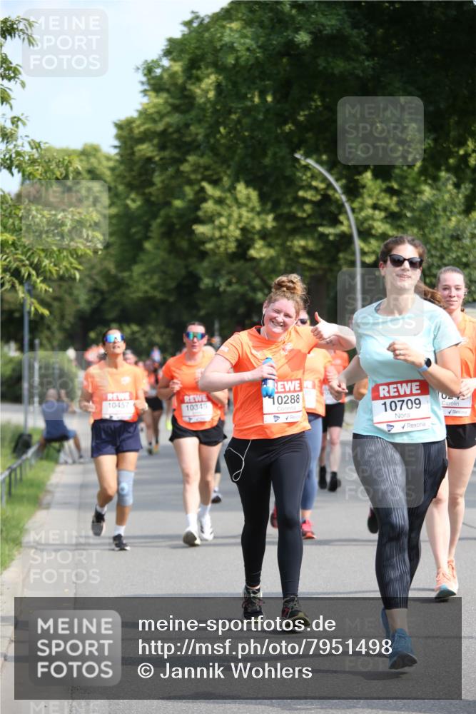 15.06.2025 - REWE Women's Run Jannik Wohlers http://msf.ph/oto/7951498 15.06.2025 09:50:56 Laufen 10457, 10349, 0288, 10709 meine-sportfotos.de