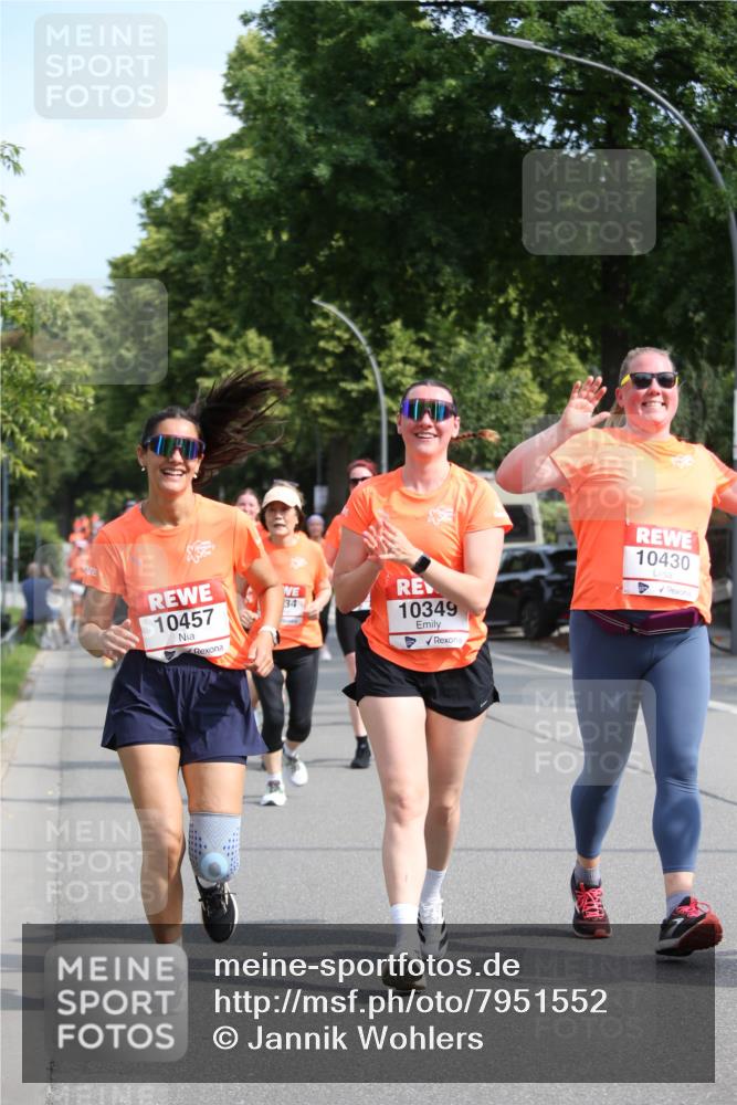 15.06.2025 - REWE Women's Run Jannik Wohlers http://msf.ph/oto/7951552 15.06.2025 09:51:01 Laufen 10457, 34, 10349, 10430 meine-sportfotos.de