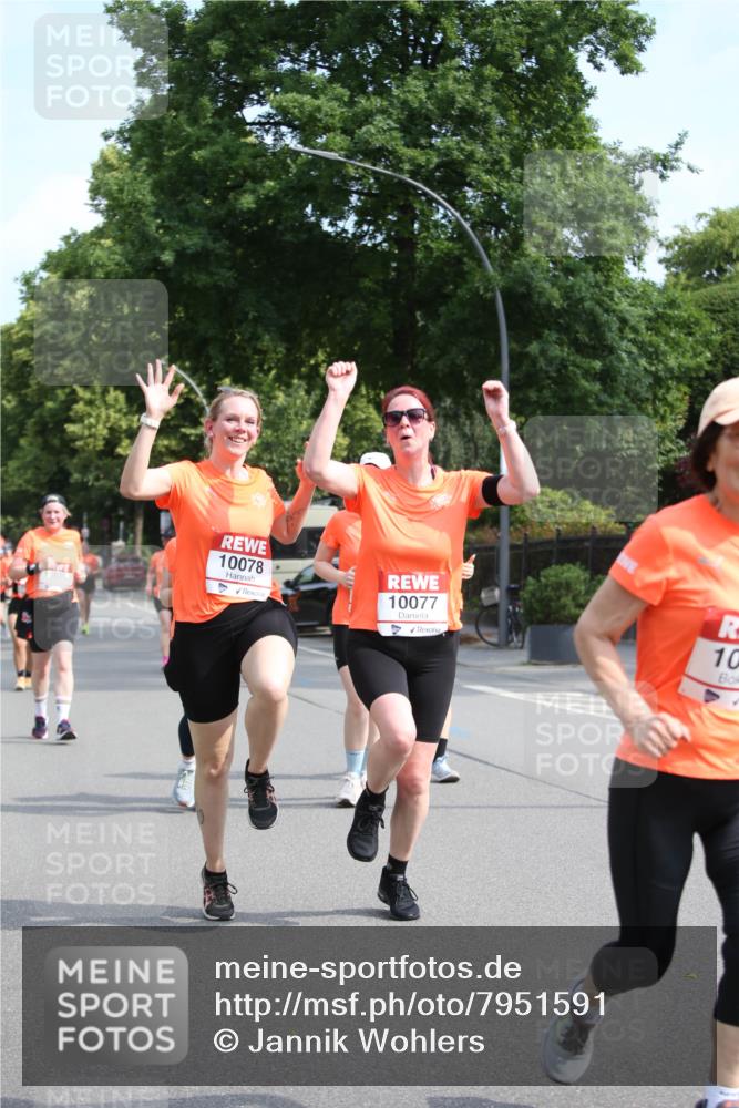15.06.2025 - REWE Women's Run Jannik Wohlers http://msf.ph/oto/7951591 15.06.2025 09:51:04 Laufen 10078, 10077 meine-sportfotos.de