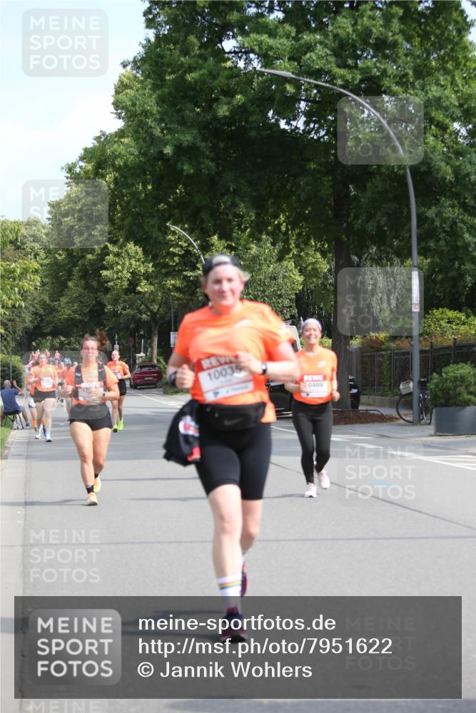 15.06.2025 - REWE Women's Run Jannik Wohlers http://msf.ph/oto/7951622 15.06.2025 09:51:07 Laufen 10035 meine-sportfotos.de