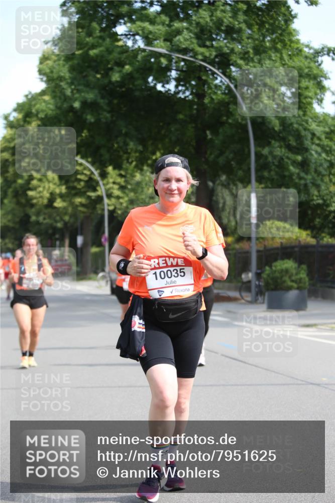 15.06.2025 - REWE Women's Run Jannik Wohlers http://msf.ph/oto/7951625 15.06.2025 09:51:08 Laufen 10035 meine-sportfotos.de