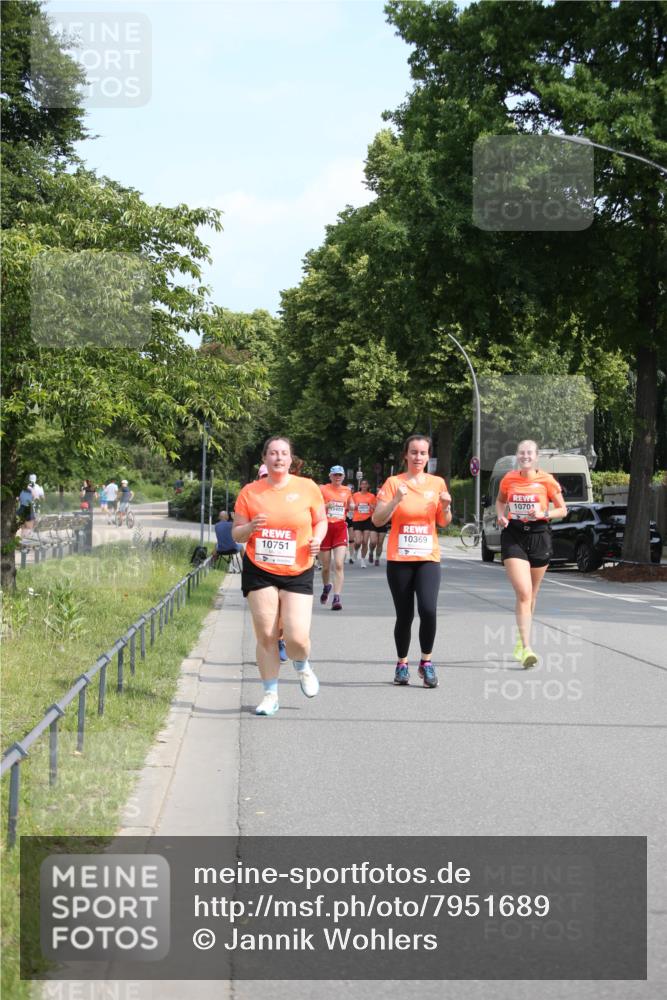 15.06.2025 - REWE Women's Run Jannik Wohlers http://msf.ph/oto/7951689 15.06.2025 09:51:15 Laufen 10369, 10751, 10701 meine-sportfotos.de