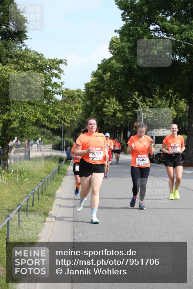 15.06.2025 - REWE Women's Run Jannik Wohlers http://msf.ph/oto/7951706 15.06.2025 09:51:16 Laufen 10751, 10369, 10701 meine-sportfotos.de