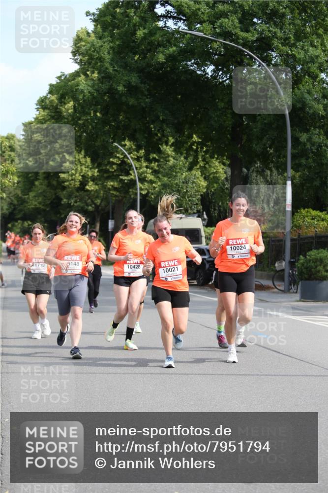 15.06.2025 - REWE Women's Run Jannik Wohlers http://msf.ph/oto/7951794 15.06.2025 09:51:26 Laufen 10024, 148, 10428, 10021, 0713 meine-sportfotos.de