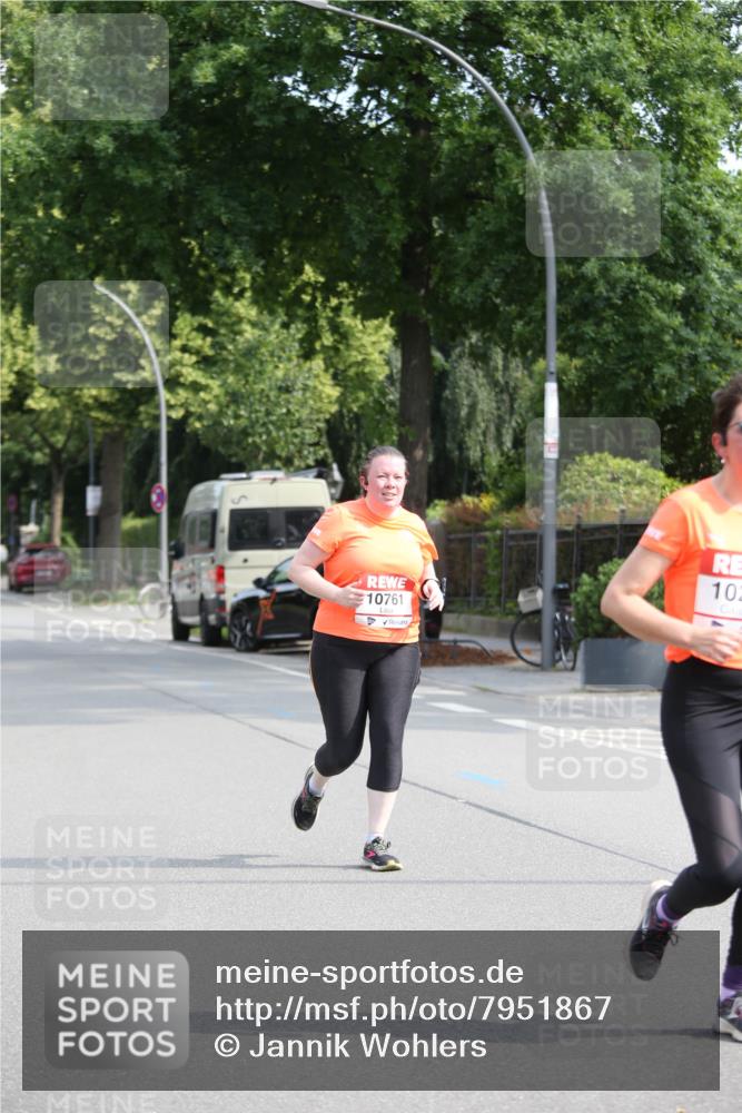 15.06.2025 - REWE Women's Run Jannik Wohlers http://msf.ph/oto/7951867 15.06.2025 09:51:32 Laufen 10761, 10 meine-sportfotos.de