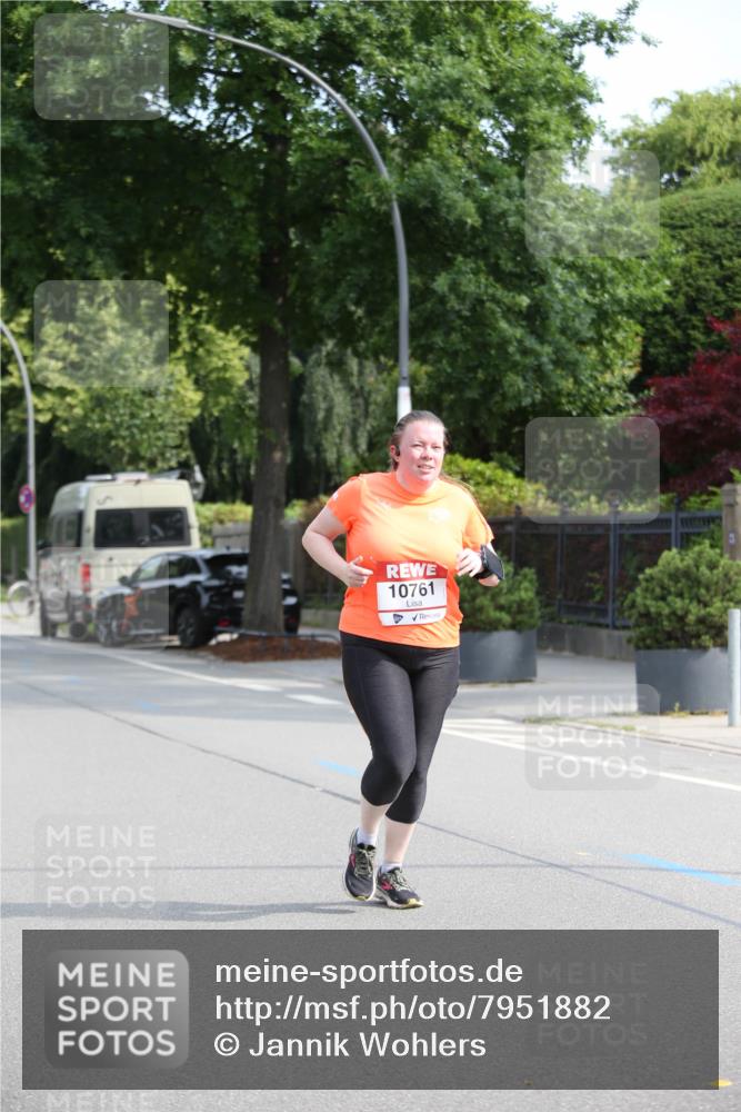 15.06.2025 - REWE Women's Run Jannik Wohlers http://msf.ph/oto/7951882 15.06.2025 09:51:33 Laufen 10761 meine-sportfotos.de