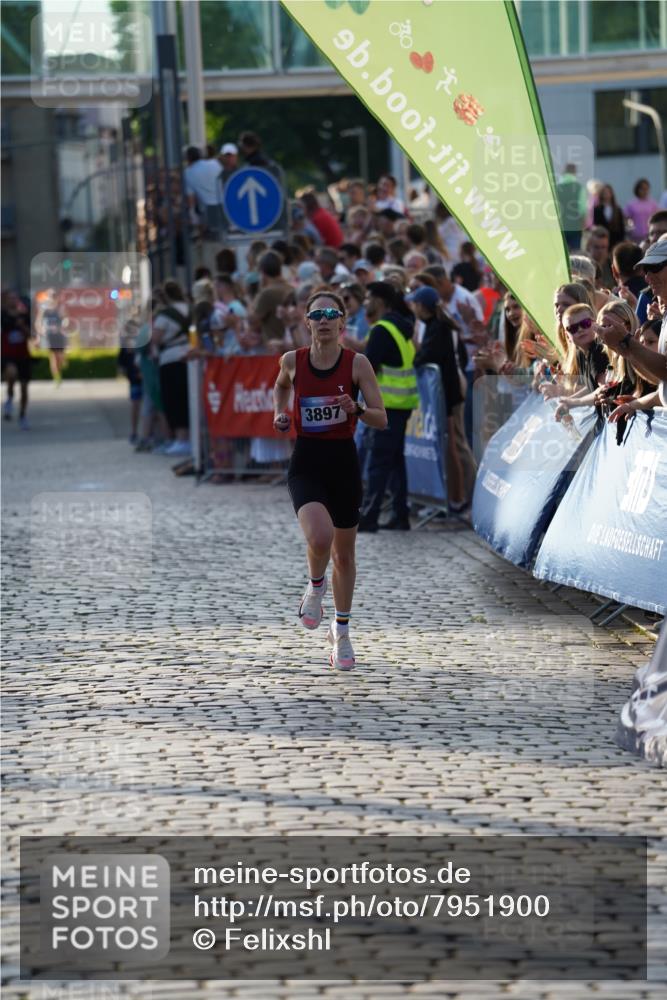 13.06.2025 - Holstenköstenlauf Felixshl http://msf.ph/oto/7951900 13.06.2025 19:39:08 Laufen 3191, 3897 meine-sportfotos.de