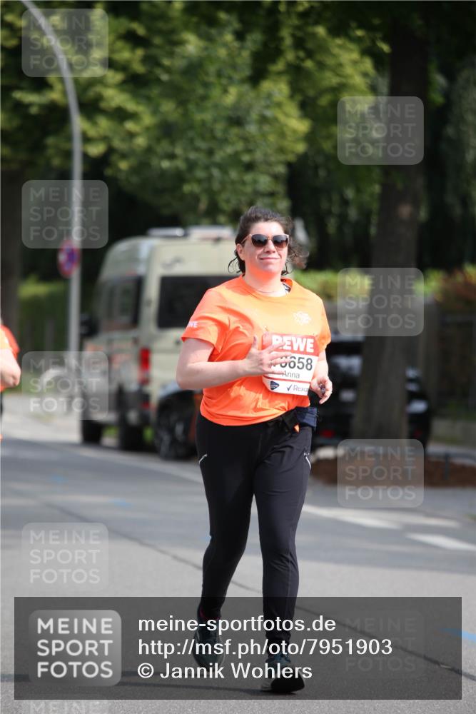15.06.2025 - REWE Women's Run Jannik Wohlers http://msf.ph/oto/7951903 15.06.2025 09:51:43 Laufen 658 meine-sportfotos.de