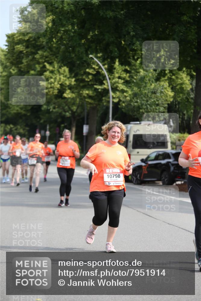 15.06.2025 - REWE Women's Run Jannik Wohlers http://msf.ph/oto/7951914 15.06.2025 09:51:44 Laufen 10798 meine-sportfotos.de