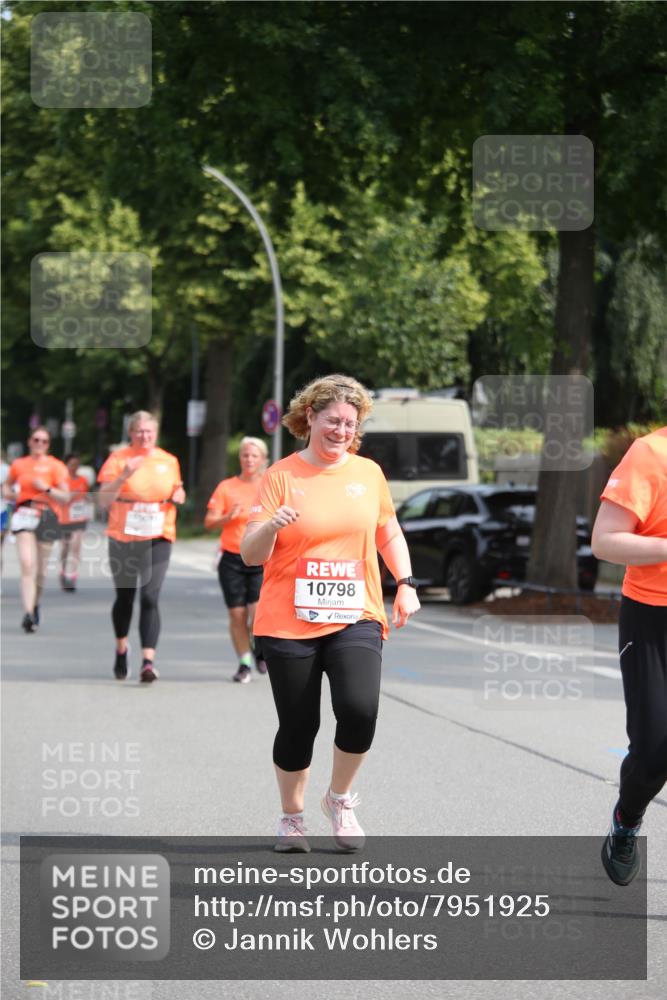 15.06.2025 - REWE Women's Run Jannik Wohlers http://msf.ph/oto/7951925 15.06.2025 09:51:45 Laufen 10798 meine-sportfotos.de