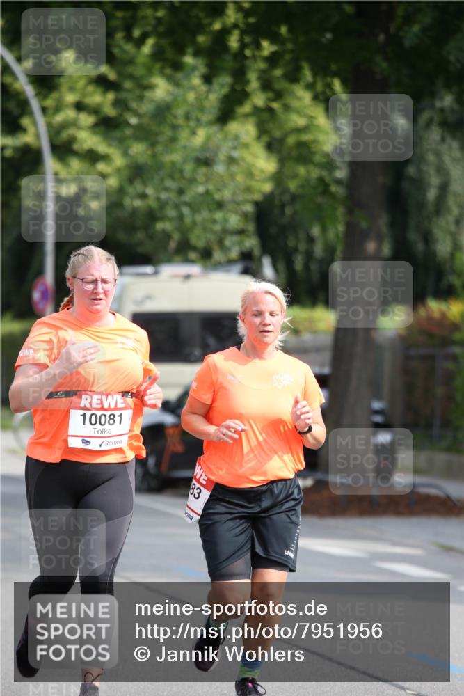 15.06.2025 - REWE Women's Run Jannik Wohlers http://msf.ph/oto/7951956 15.06.2025 09:51:48 Laufen 10081 meine-sportfotos.de