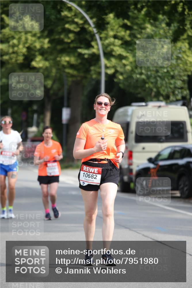 15.06.2025 - REWE Women's Run Jannik Wohlers http://msf.ph/oto/7951980 15.06.2025 09:51:50 Laufen 1056, 10682 meine-sportfotos.de