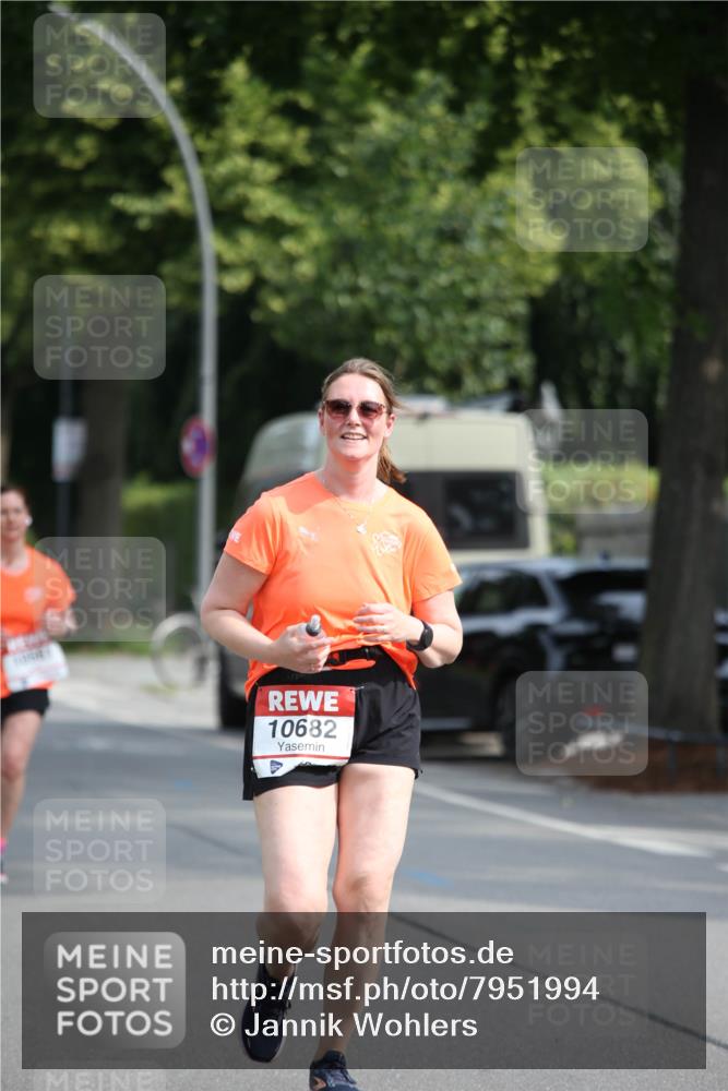 15.06.2025 - REWE Women's Run Jannik Wohlers http://msf.ph/oto/7951994 15.06.2025 09:51:51 Laufen 10682 meine-sportfotos.de