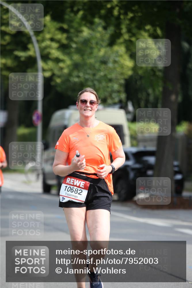 15.06.2025 - REWE Women's Run Jannik Wohlers http://msf.ph/oto/7952003 15.06.2025 09:51:52 Laufen 10682 meine-sportfotos.de